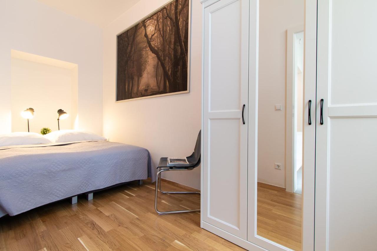 Apartment Familienplatz I Contactless Check-In Vienna Exterior photo