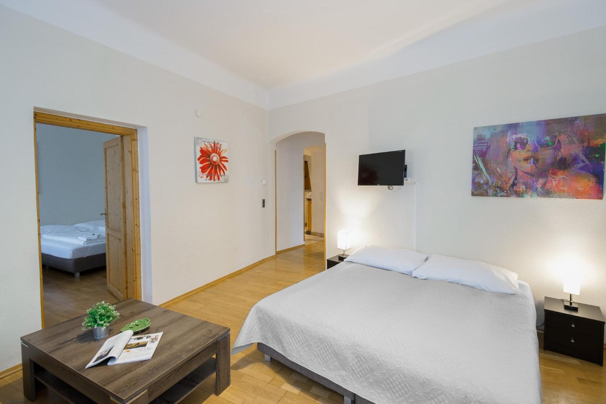 Apartment Familienplatz I Contactless Check-In Vienna Exterior photo