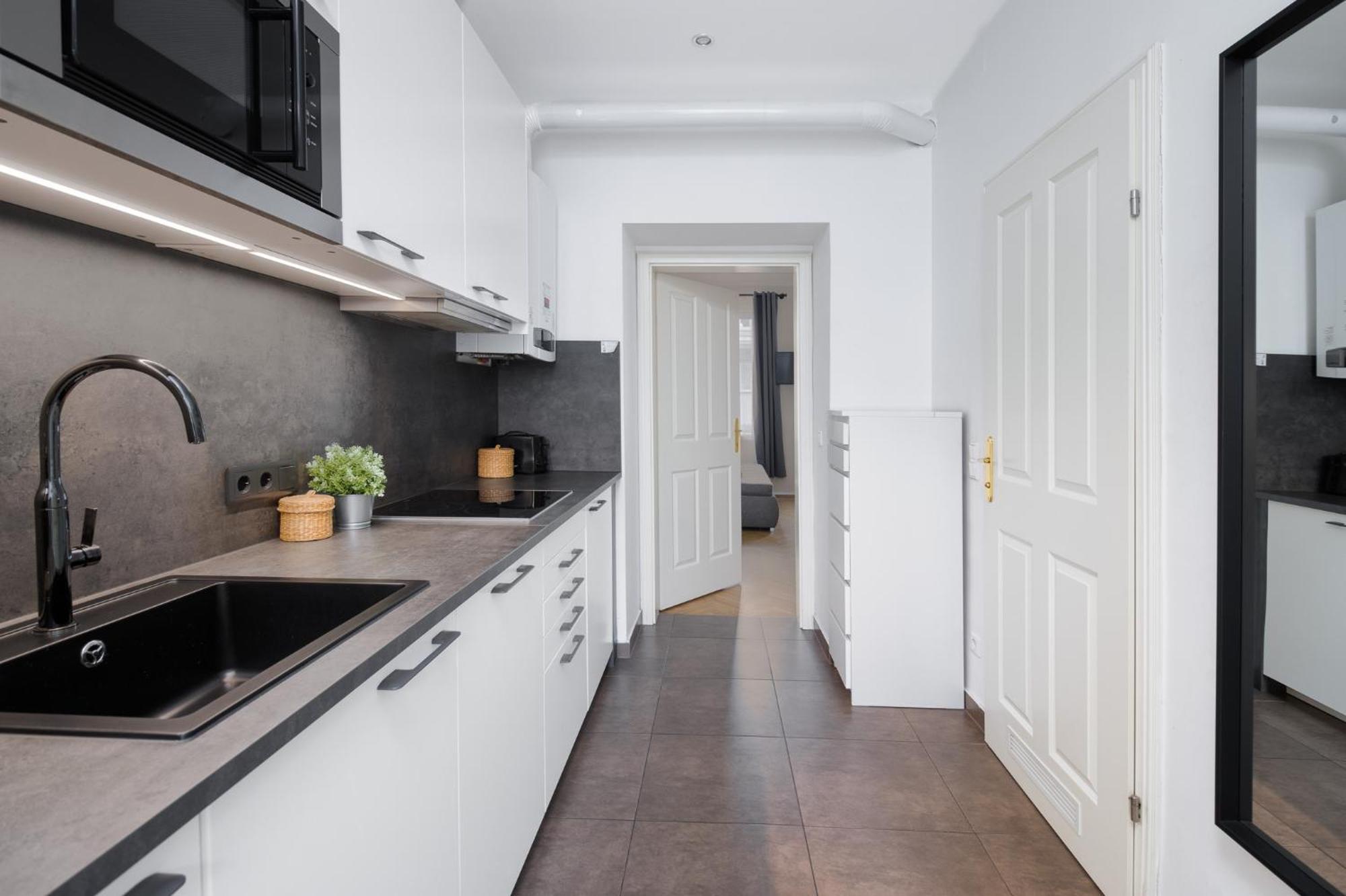 Apartment Familienplatz I Contactless Check-In Vienna Exterior photo